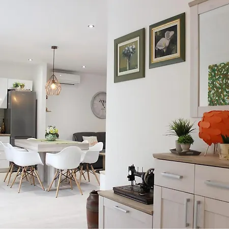 Awesome In With House Sea View Holiday home