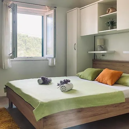 Holiday home Awesome In With House Sea View