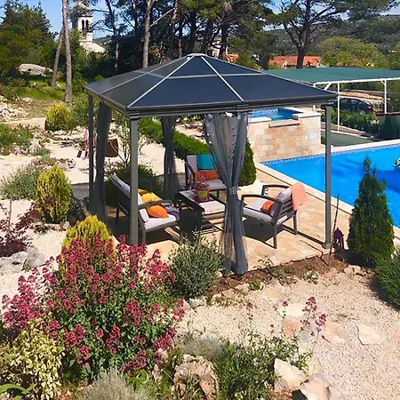 Awesome In With House Sea View *